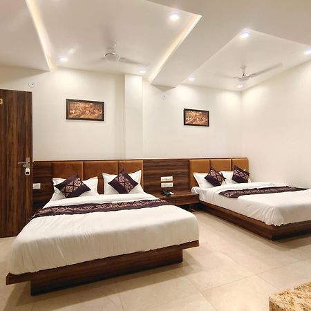 Hotel Vrinda Inn Udaipur Esterno foto