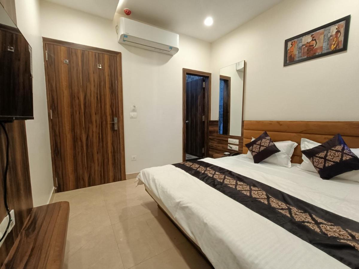 Hotel Vrinda Inn Udaipur Esterno foto
