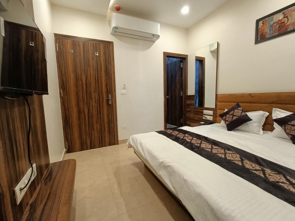 Hotel Vrinda Inn Udaipur Esterno foto