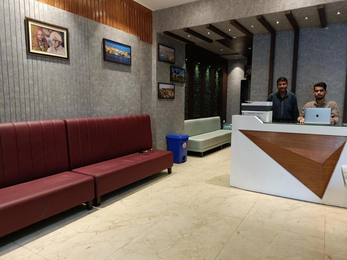 Hotel Vrinda Inn Udaipur Esterno foto