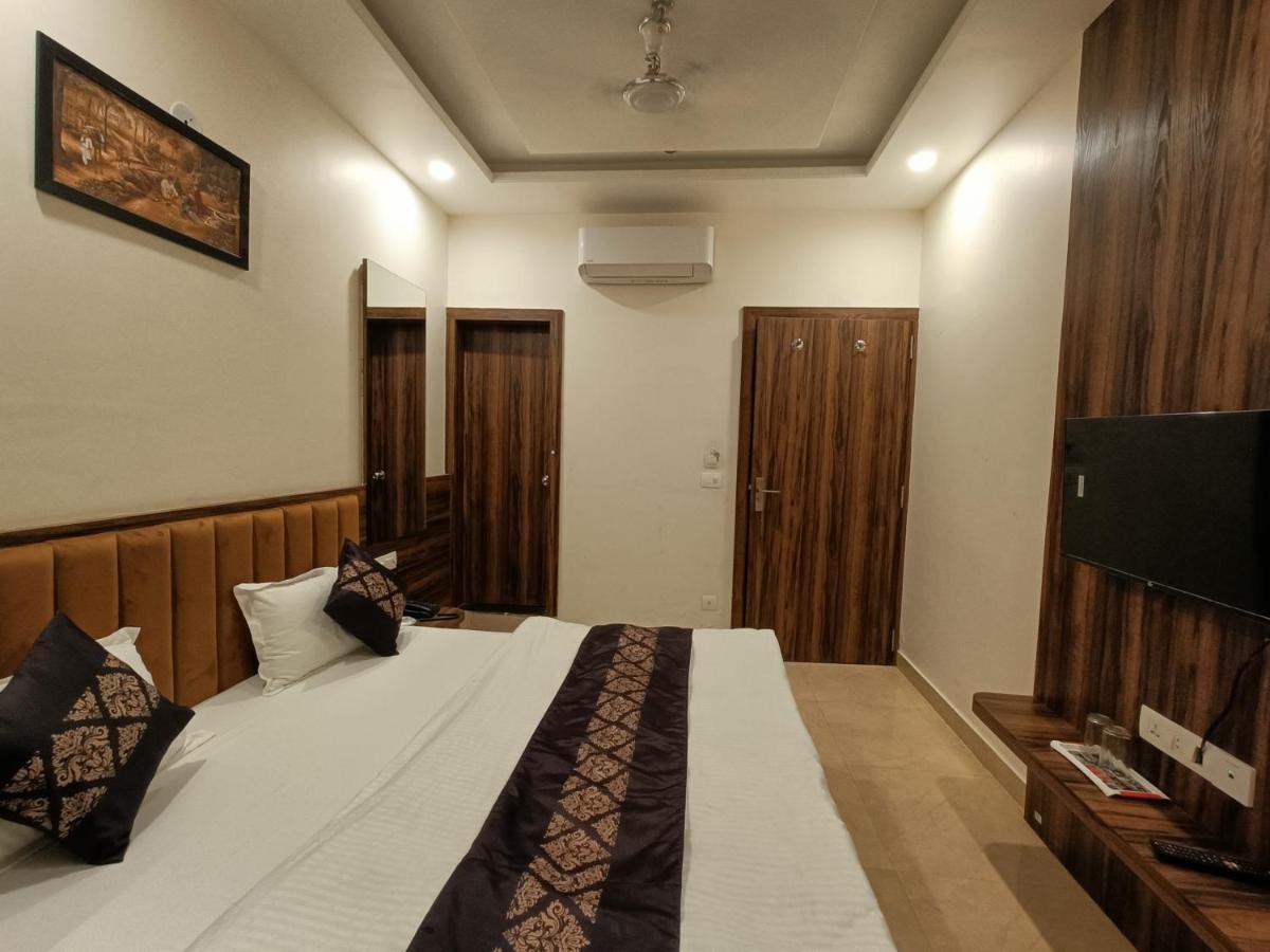 Hotel Vrinda Inn Udaipur Esterno foto