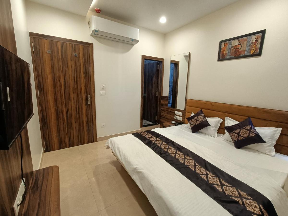 Hotel Vrinda Inn Udaipur Esterno foto