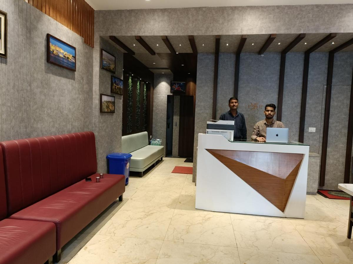 Hotel Vrinda Inn Udaipur Esterno foto