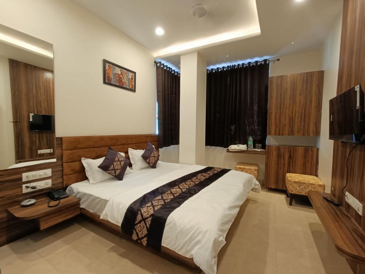 Hotel Vrinda Inn Udaipur Esterno foto