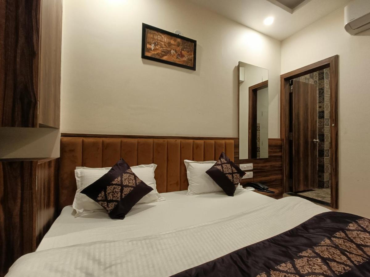 Hotel Vrinda Inn Udaipur Esterno foto