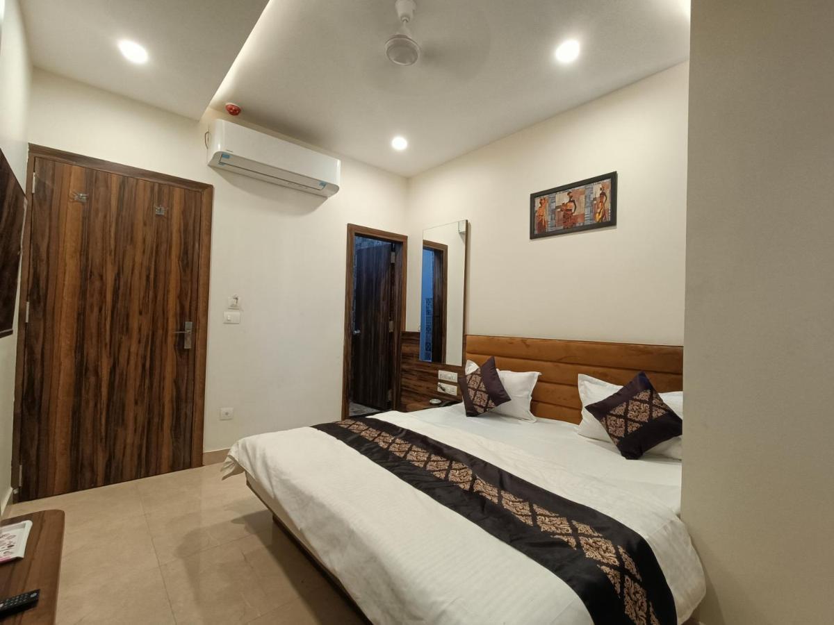 Hotel Vrinda Inn Udaipur Esterno foto