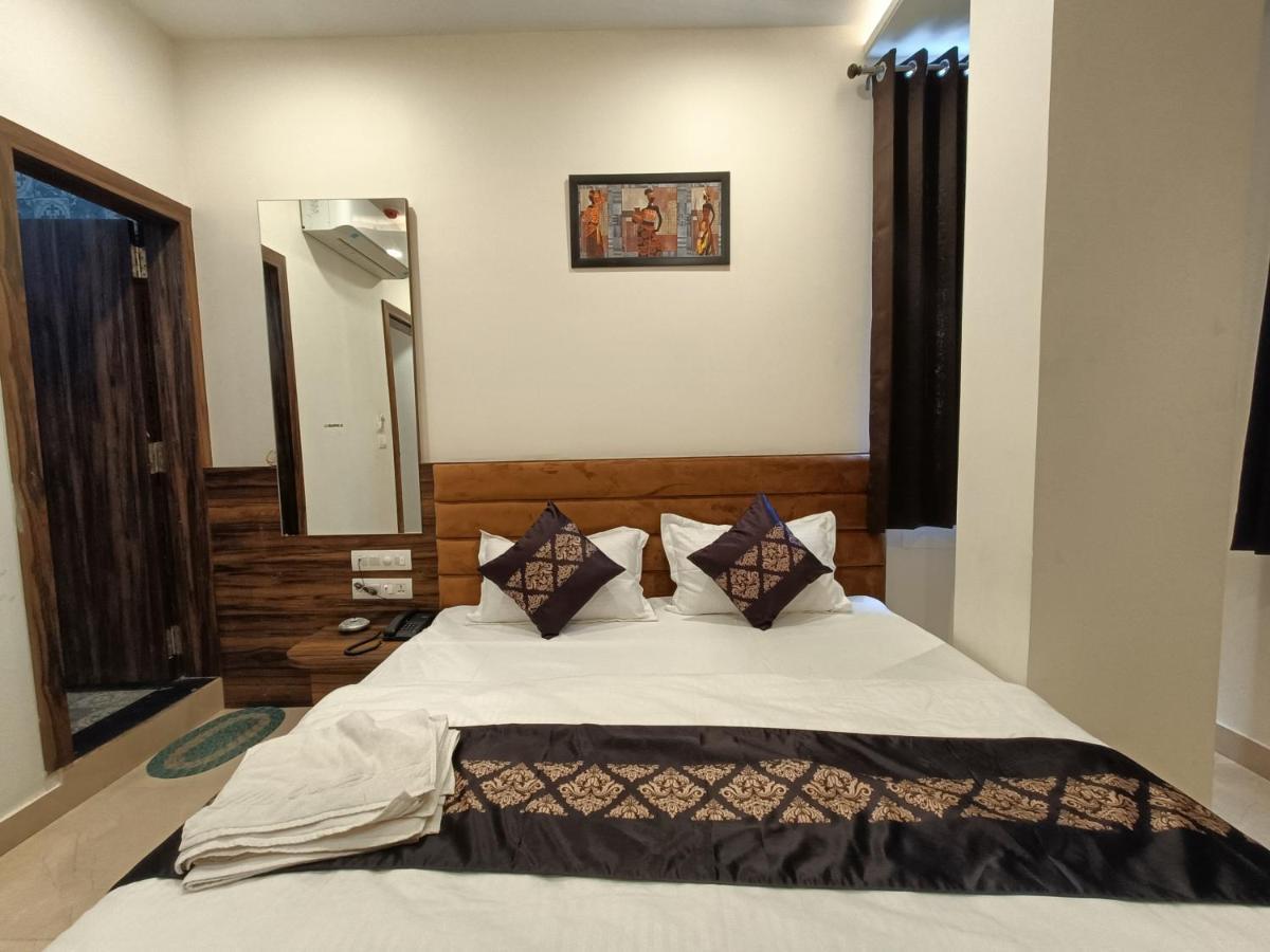 Hotel Vrinda Inn Udaipur Esterno foto