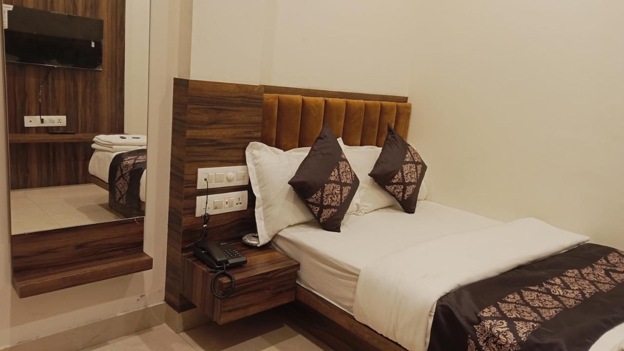 Hotel Vrinda Inn Udaipur Esterno foto