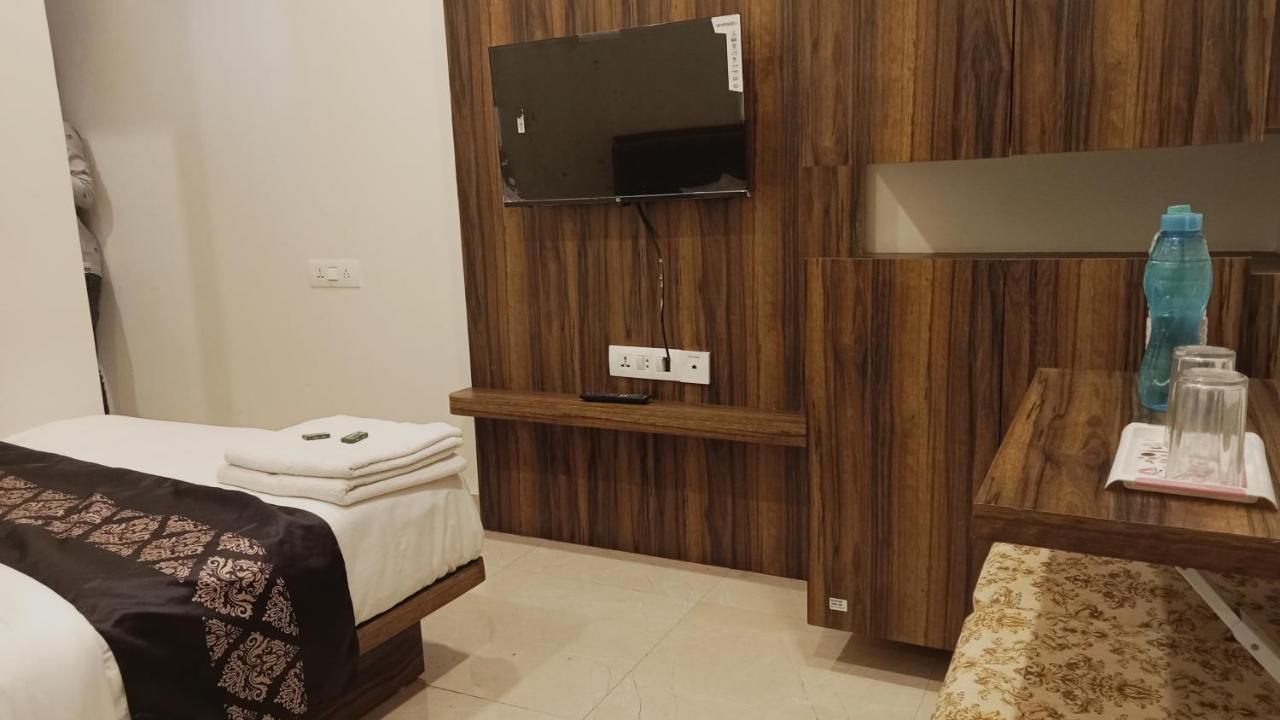 Hotel Vrinda Inn Udaipur Esterno foto